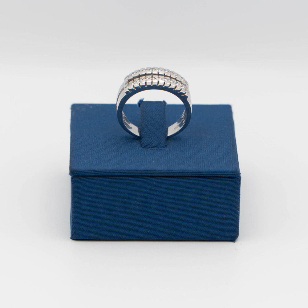 Anello Oro bianco e zirconi 31