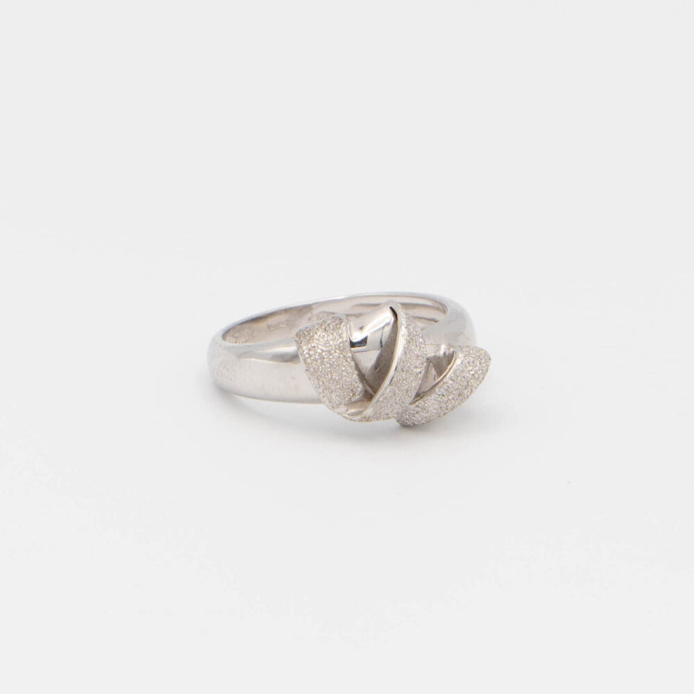 Anello Oro bianco e zirconi 37