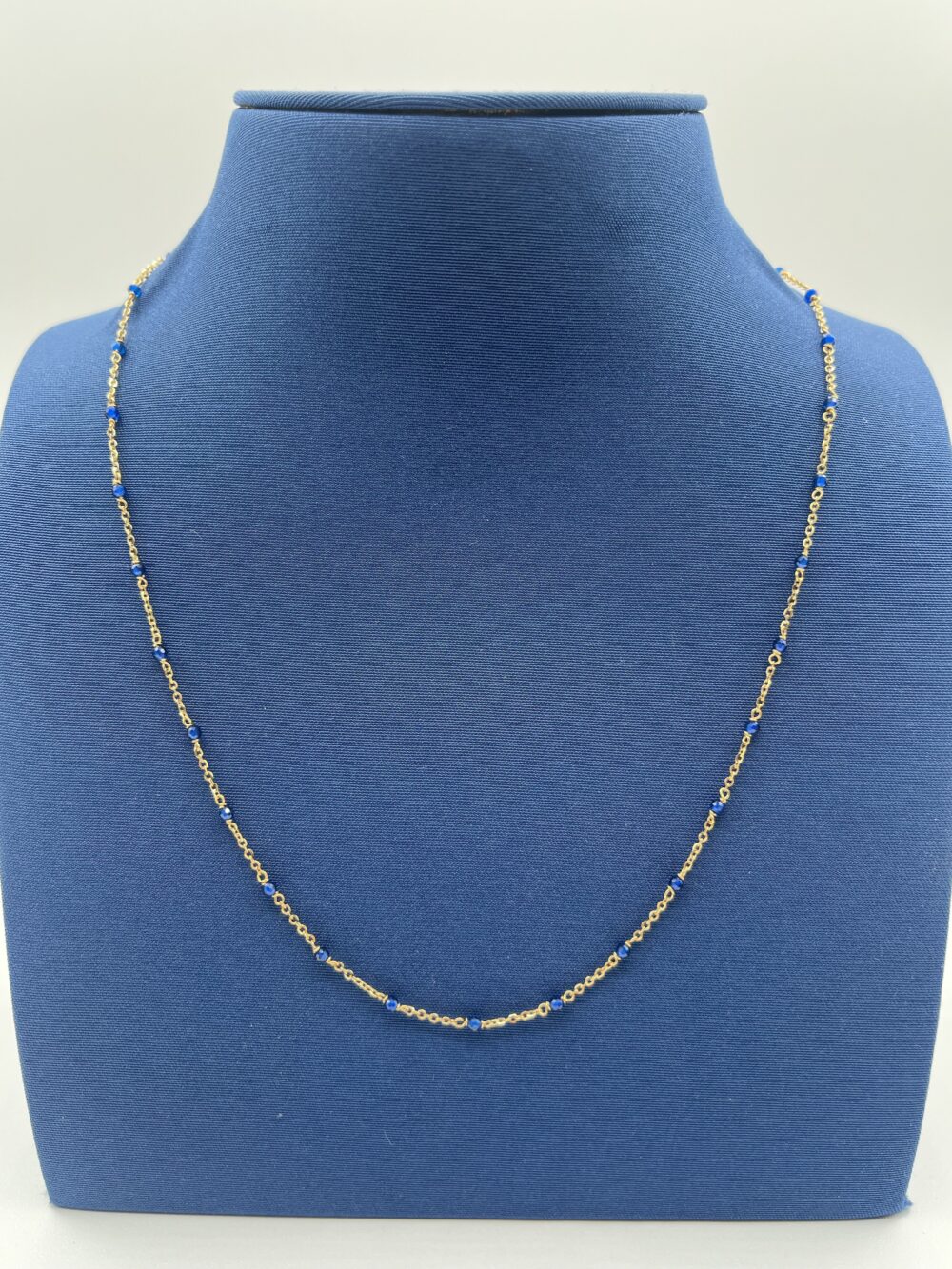 Girocollo oro giallo con pietre naturali blu